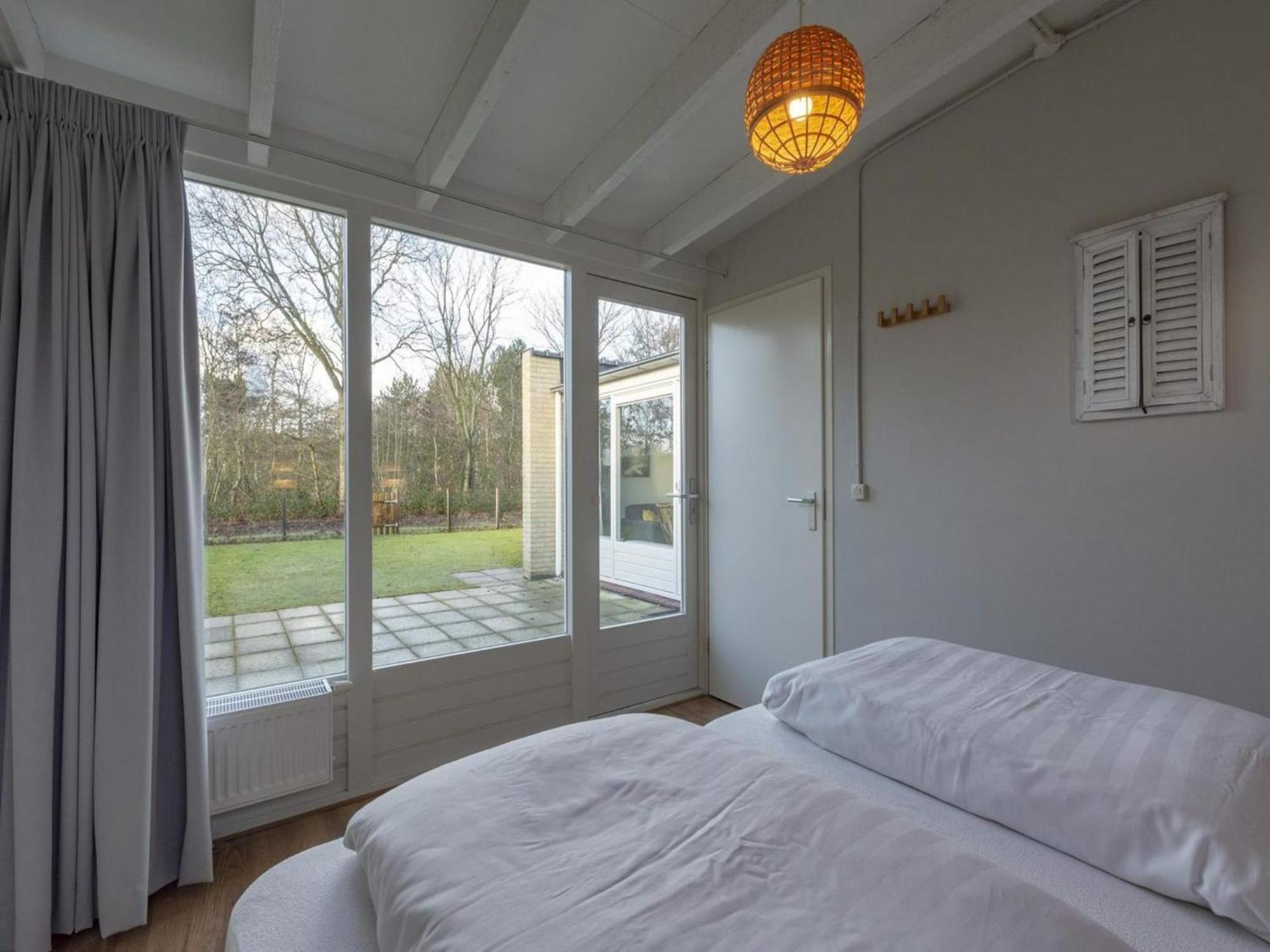 Cozy Bunglow With Garden Sint Maartensvlotbrug Bagian luar foto