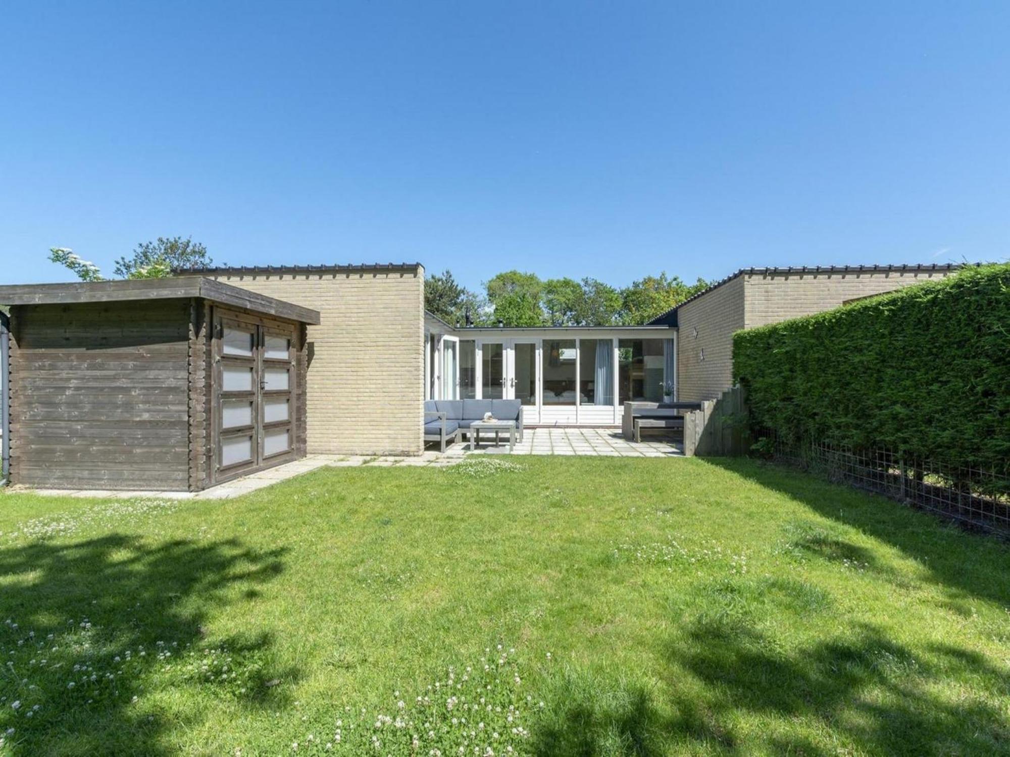 Cozy Bunglow With Garden Sint Maartensvlotbrug Bagian luar foto